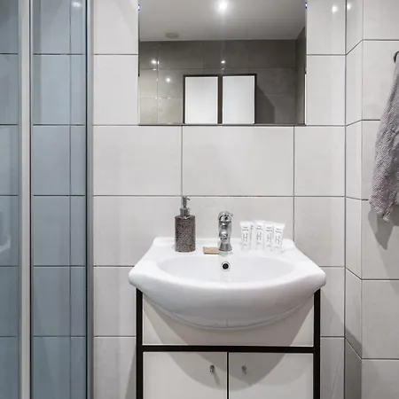 Sowinskiego Lakeside Calm By Bookinghost Apartman Katowice