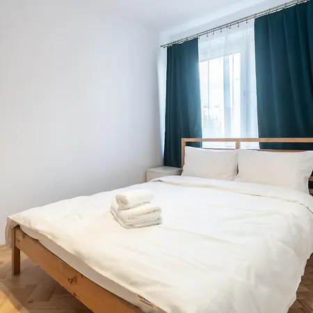 Sowinskiego Lakeside Calm By Bookinghost