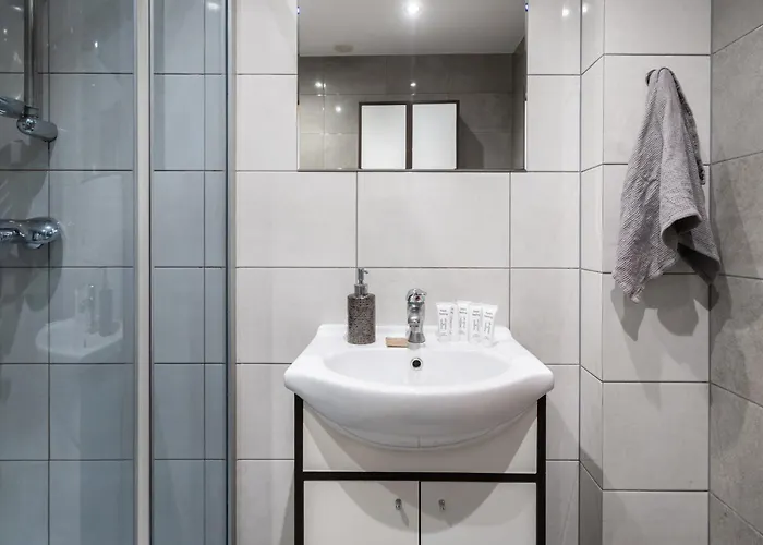 Sowinskiego Lakeside Calm By Bookinghost דירה קטוביץ